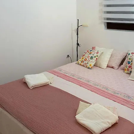 Apartment 1 Bedroom Cozy In Liznjan