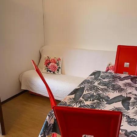 1 Bedroom Cozy In *
